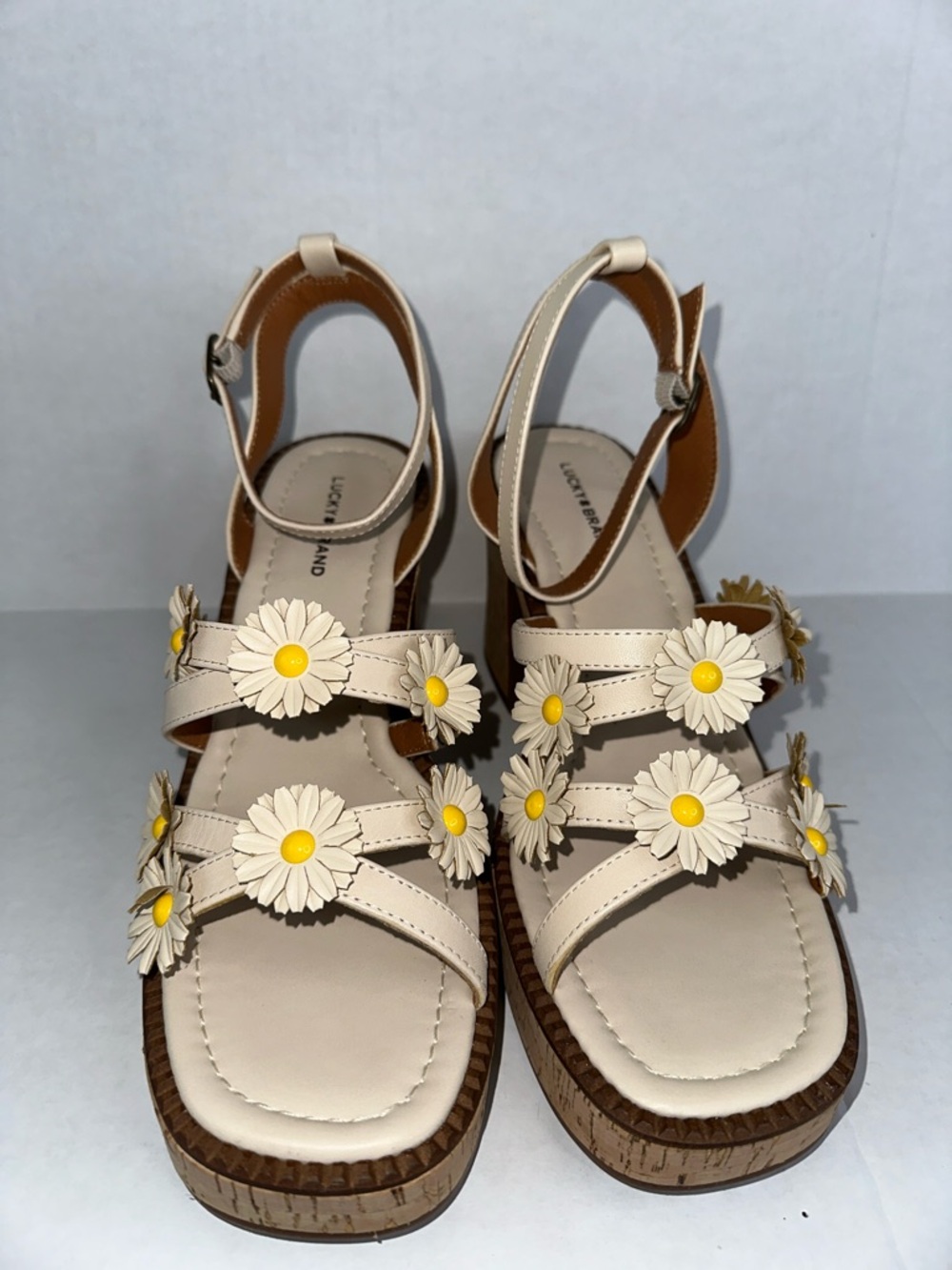 Lucky Brand‎ Cream Daisy Platform Sandals with Yellow Centers